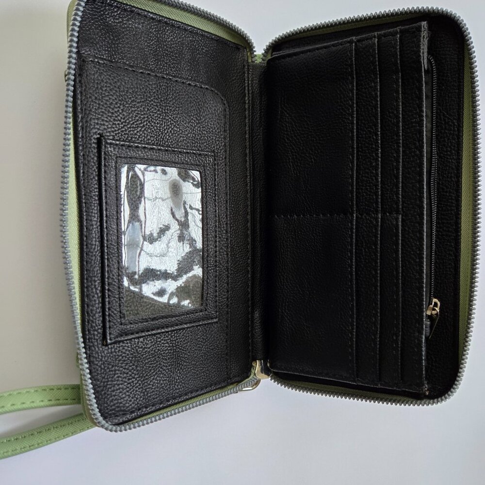 Betsy Johnson Boxed Zip Around Bow Wallet Wristlet - Picture 3 of 8